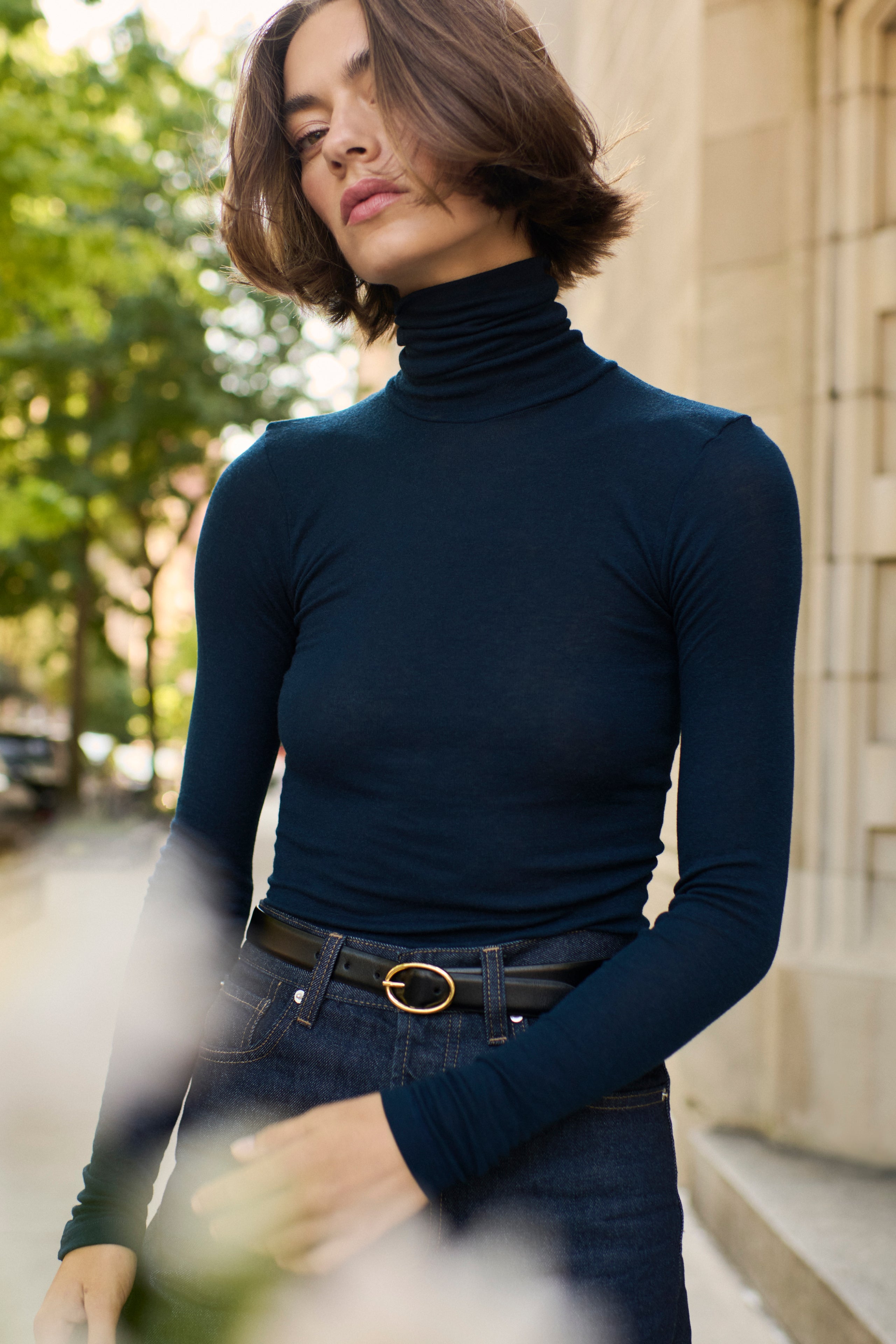 The Cashmere Turtleneck in Navy – Sold Out NYC