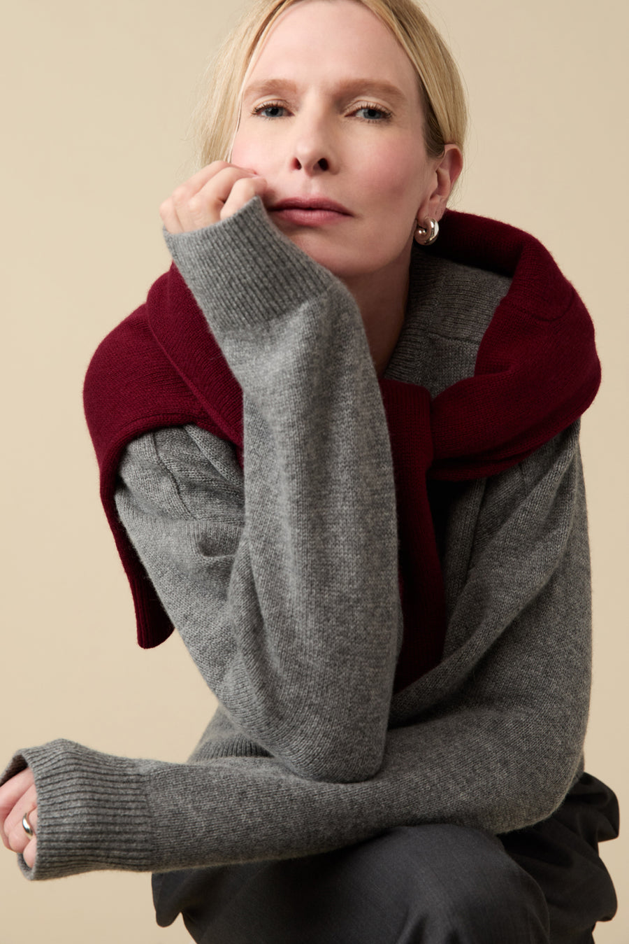 The Cashmere V-Neck in Heather Grey