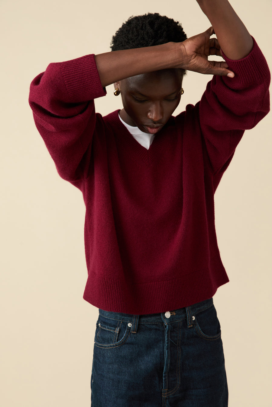 The Cashmere V-Neck in Wine