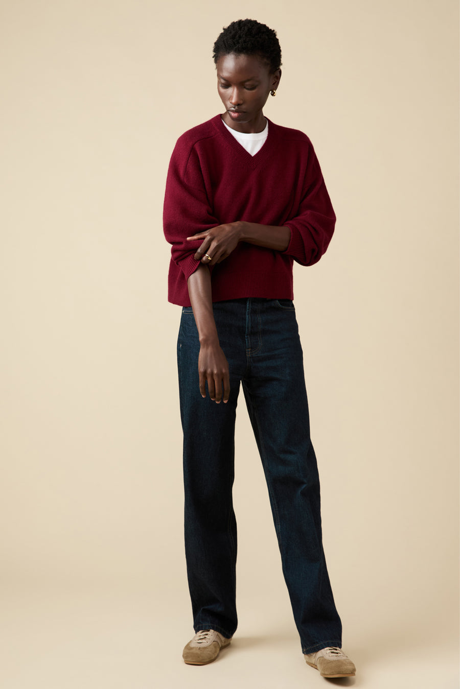 The Cashmere V-Neck in Wine