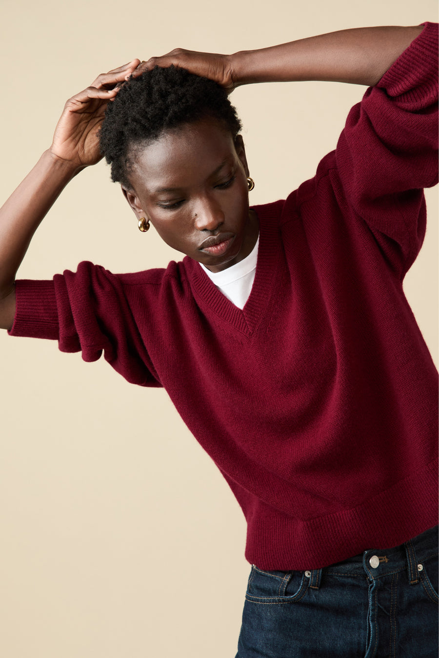 The Cashmere V-Neck in Wine