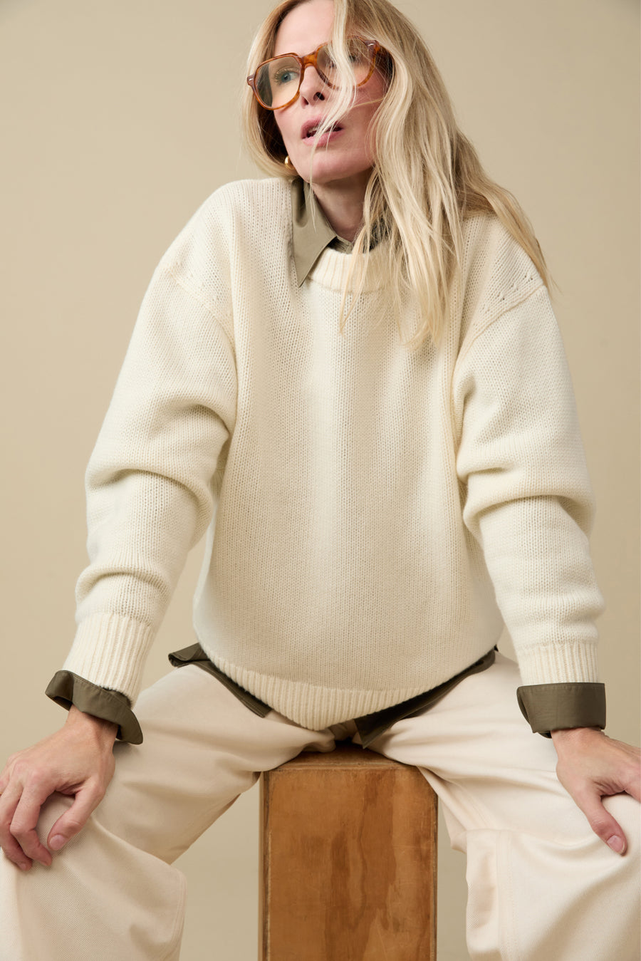 The Cashmere Signature Crew in Cream