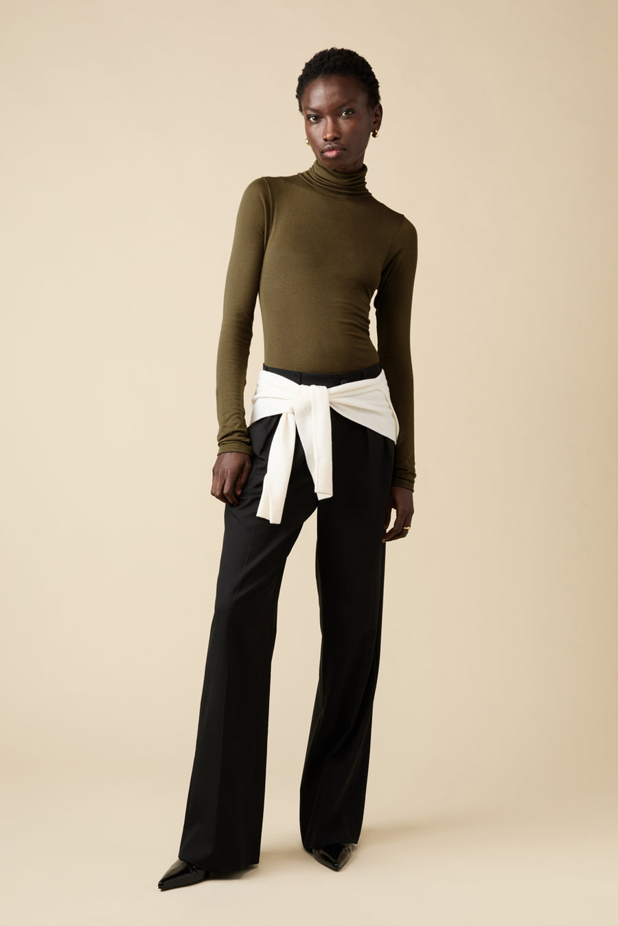 The Cashmere Turtleneck in Olive