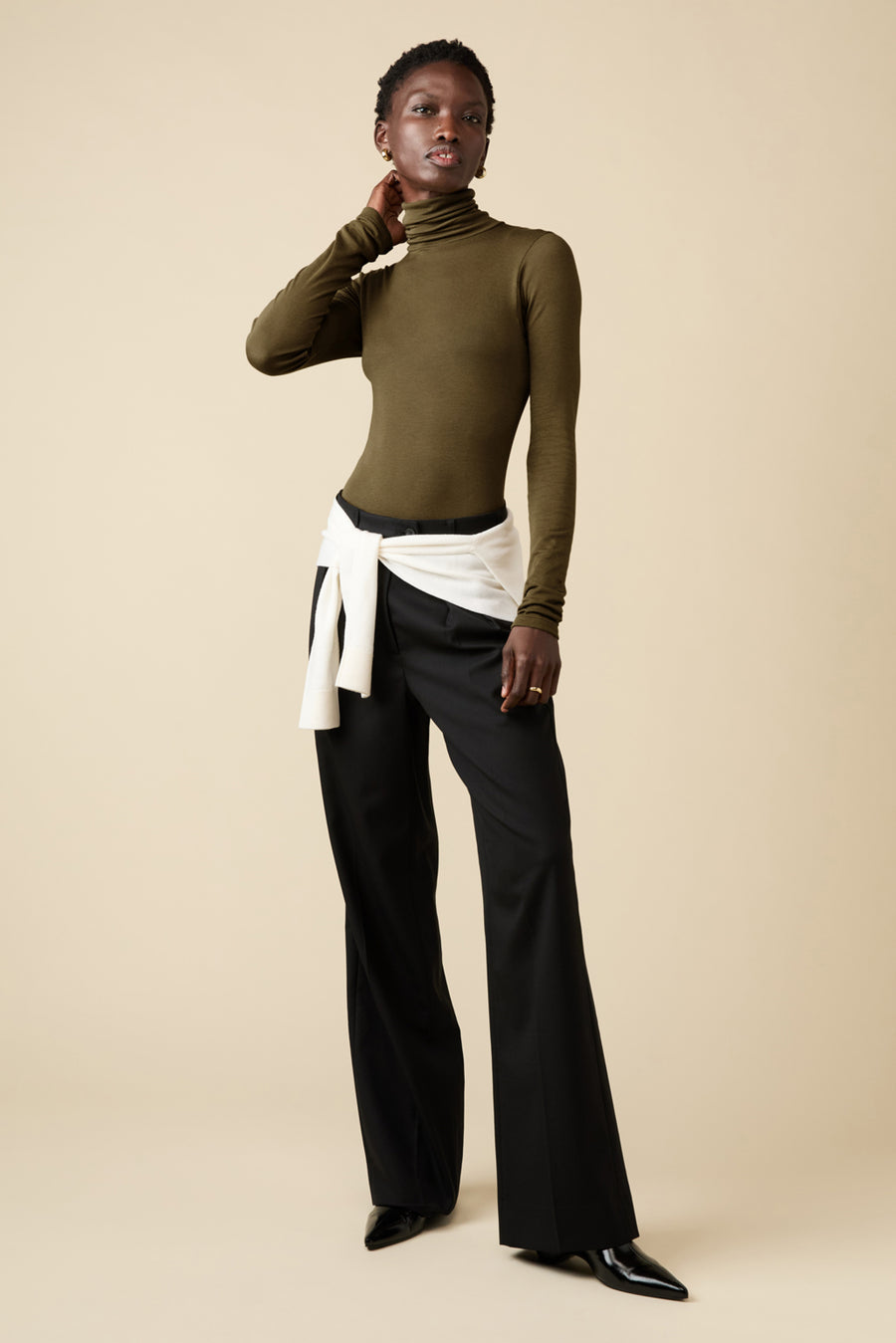 The Cashmere Turtleneck in Olive