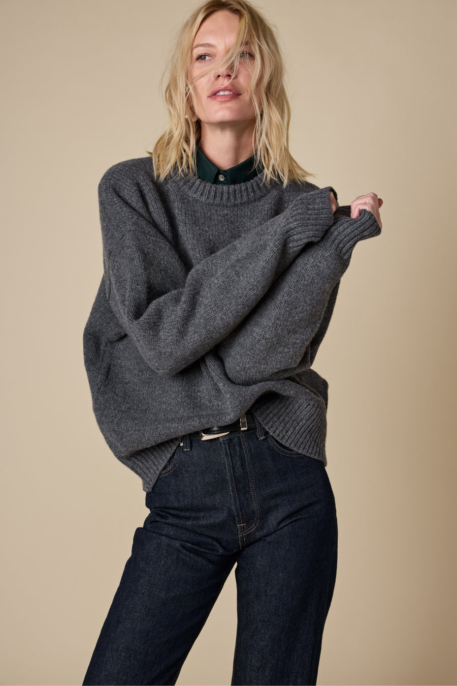 The Cashmere Signature Crew in Charcoal
