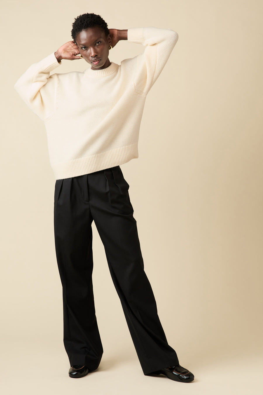 The Cashmere Signature Crew in Cream