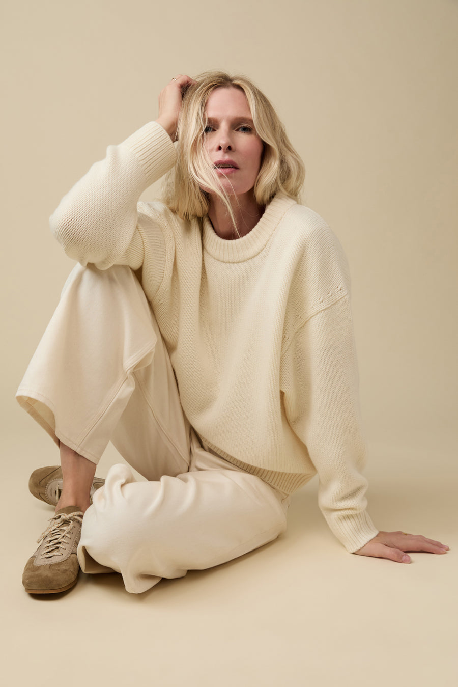 The Cashmere Signature Crew in Cream