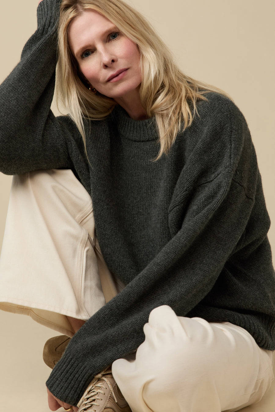 The Cashmere Signature Crew in Charcoal