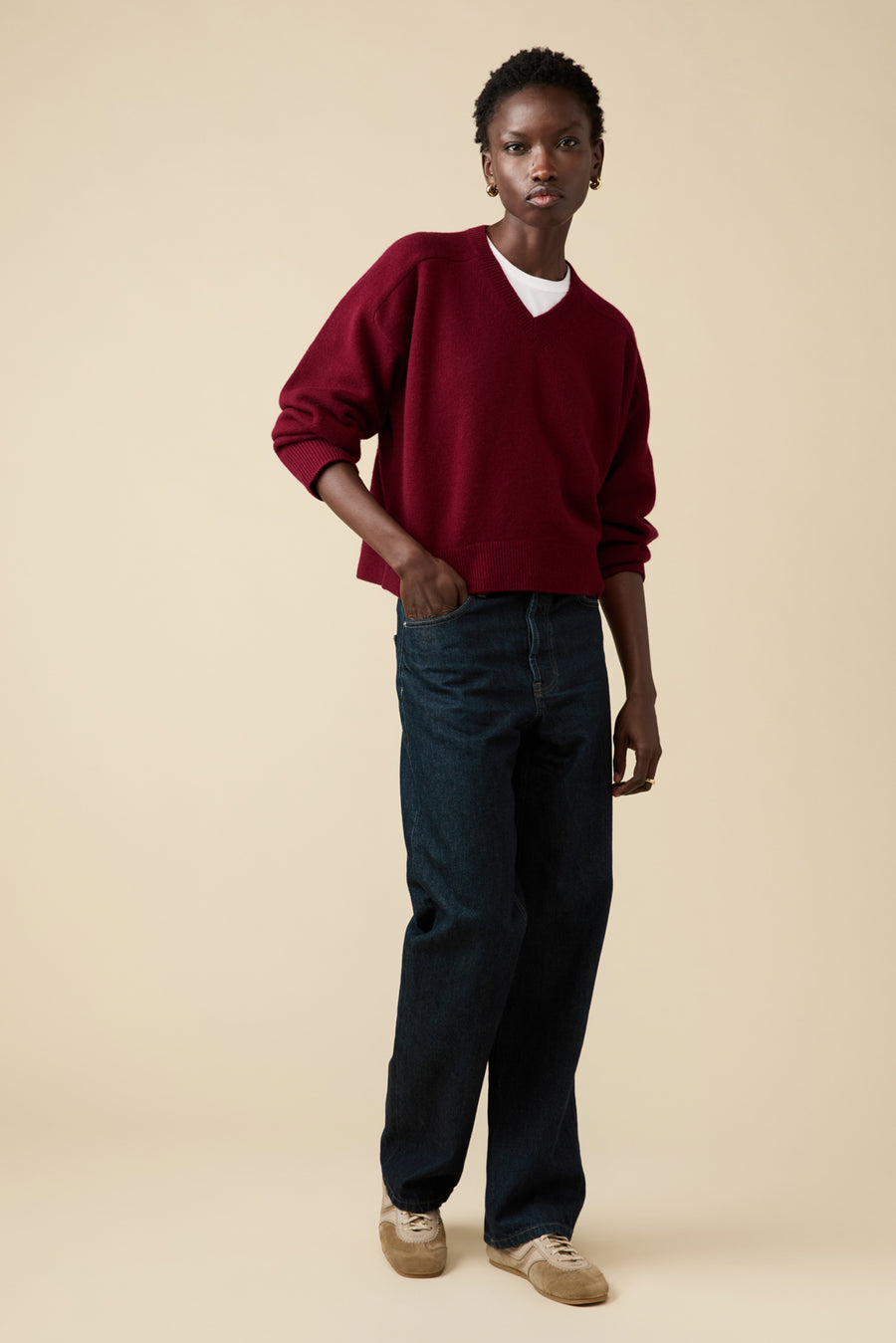 The Cashmere V-Neck in Wine