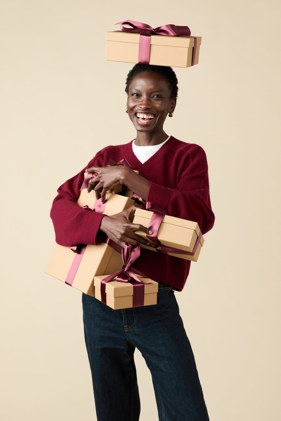 The Cashmere V-Neck in Wine