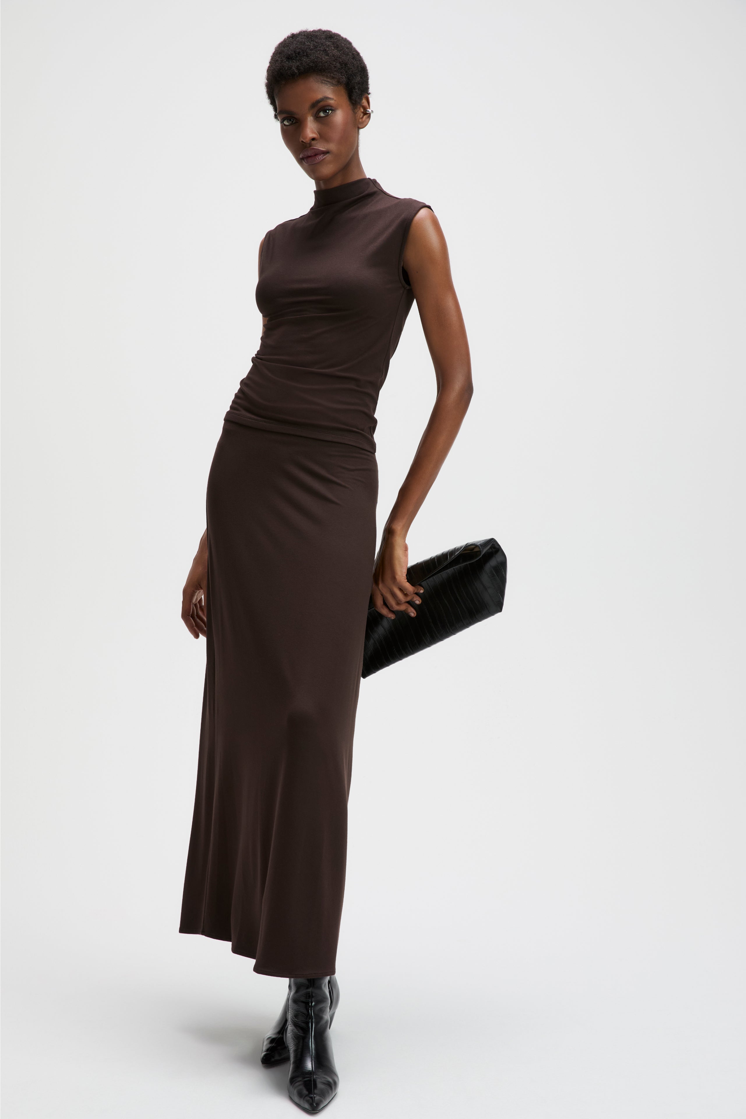 The Perfect Skirt in Chocolate