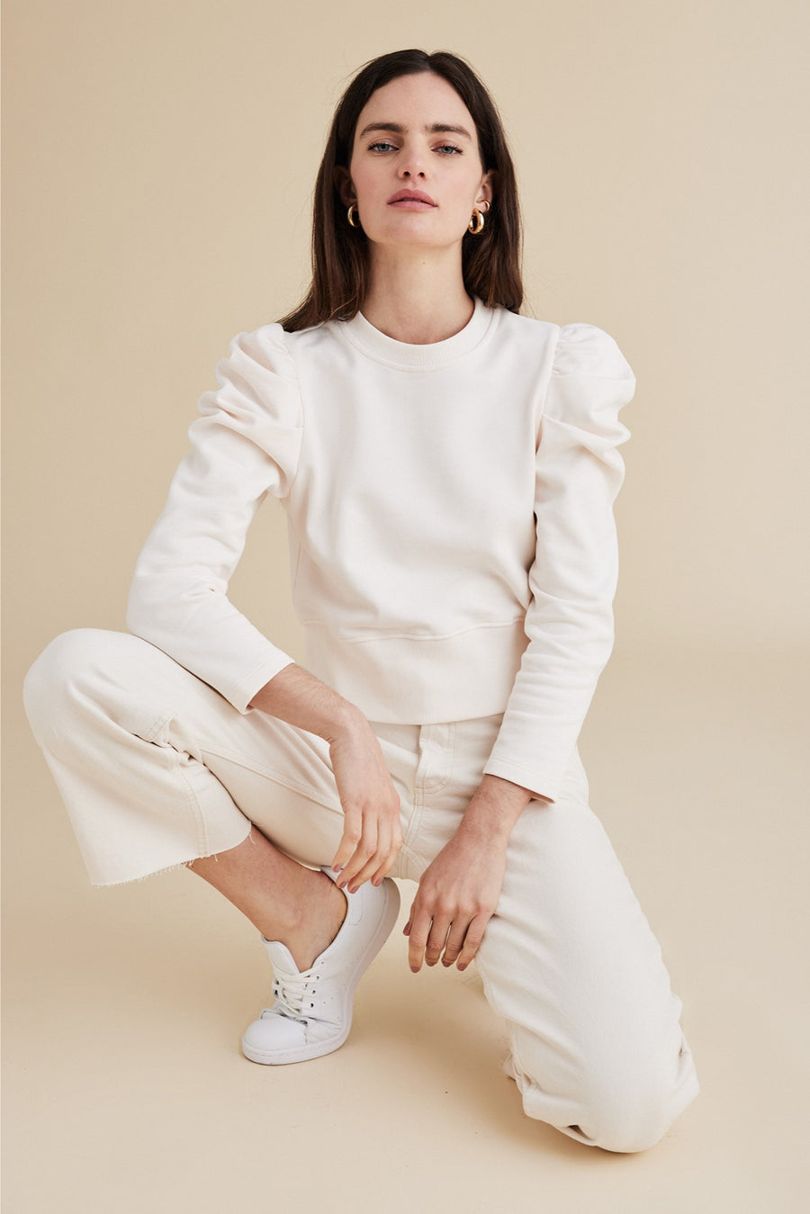 The Just Enough Puff Sweatshirt in Cream