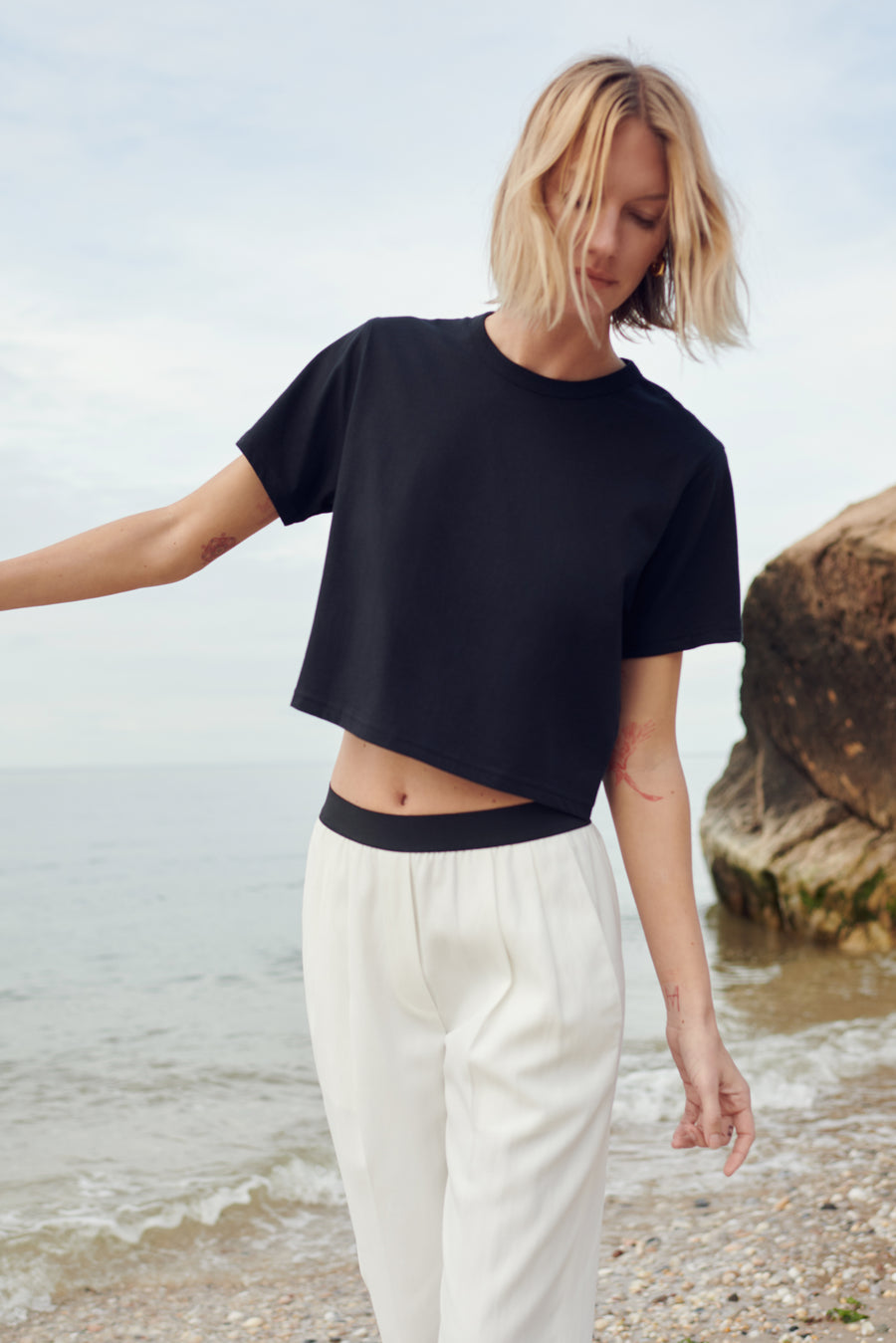 The Cropped Perfect Tee In Black