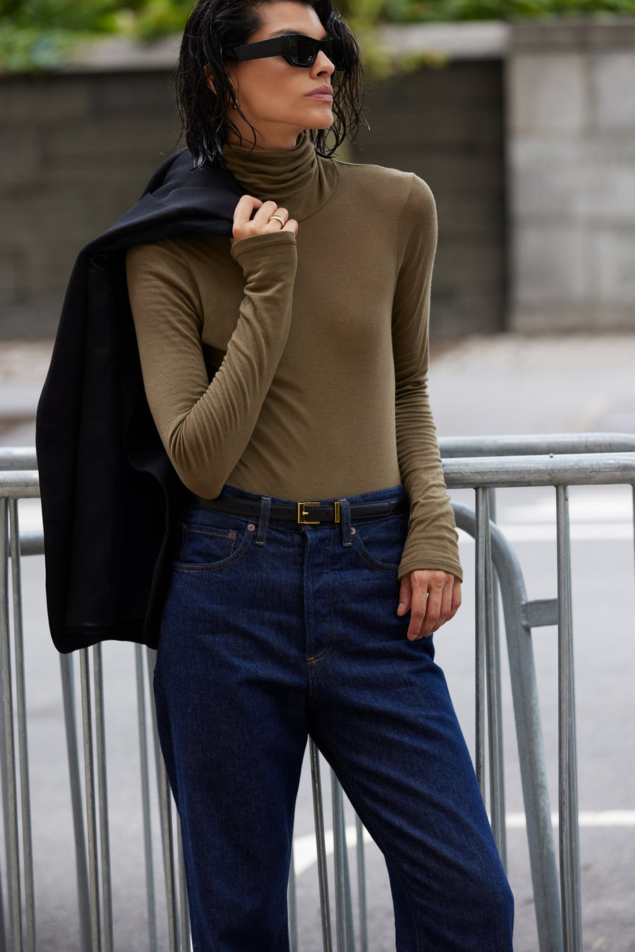 The Cashmere Turtleneck in Olive
