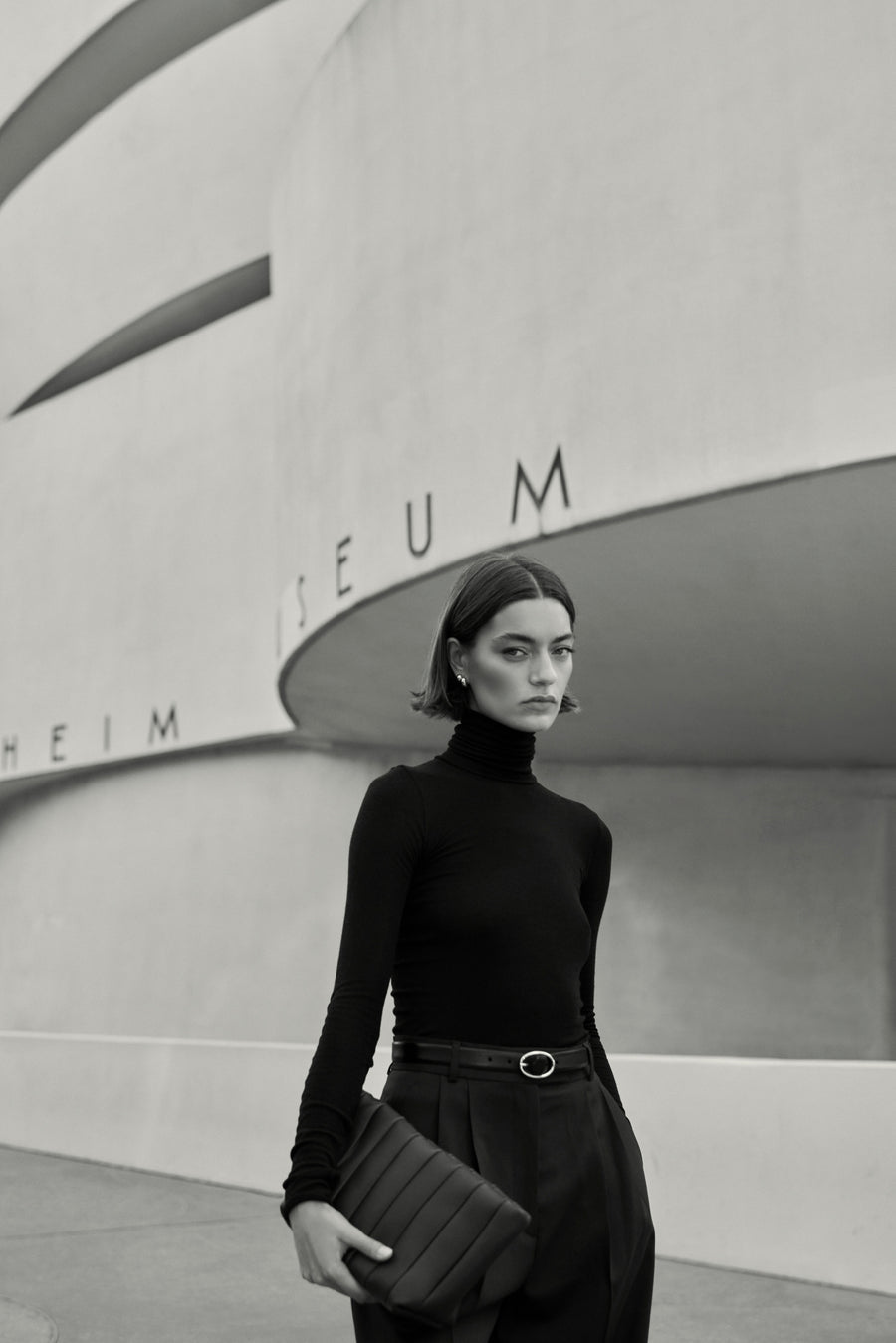 The Cashmere Turtleneck in Black