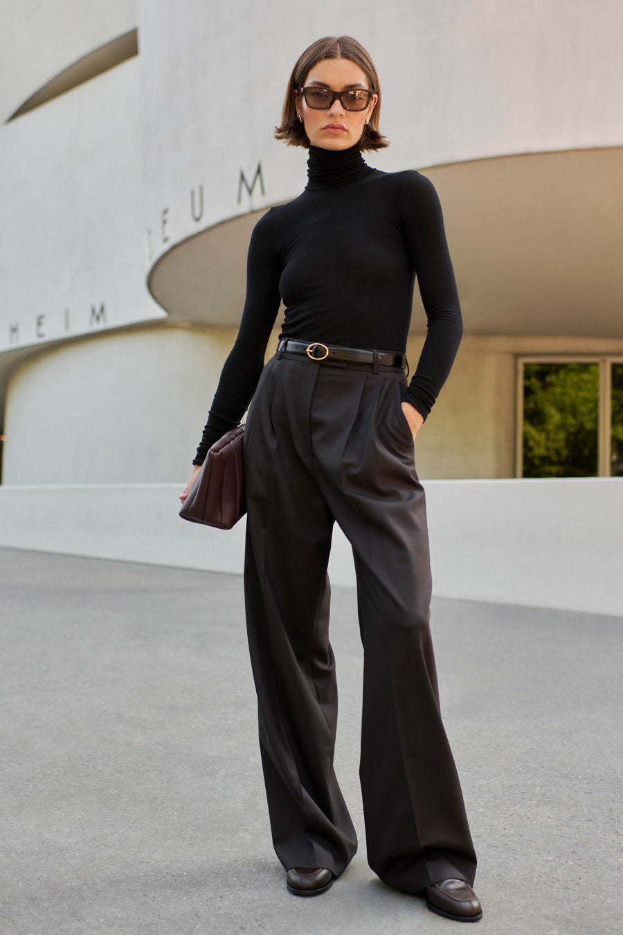 The Cashmere Turtleneck in Black