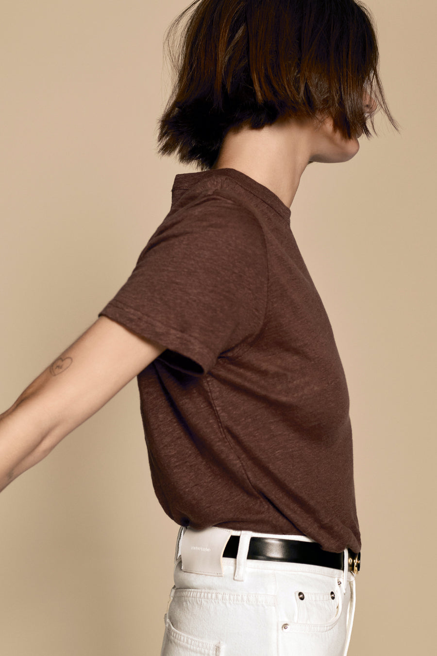 The Linen Perfect Tee in Chocolate