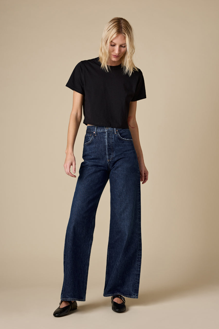 The Cropped Perfect Tee In Black