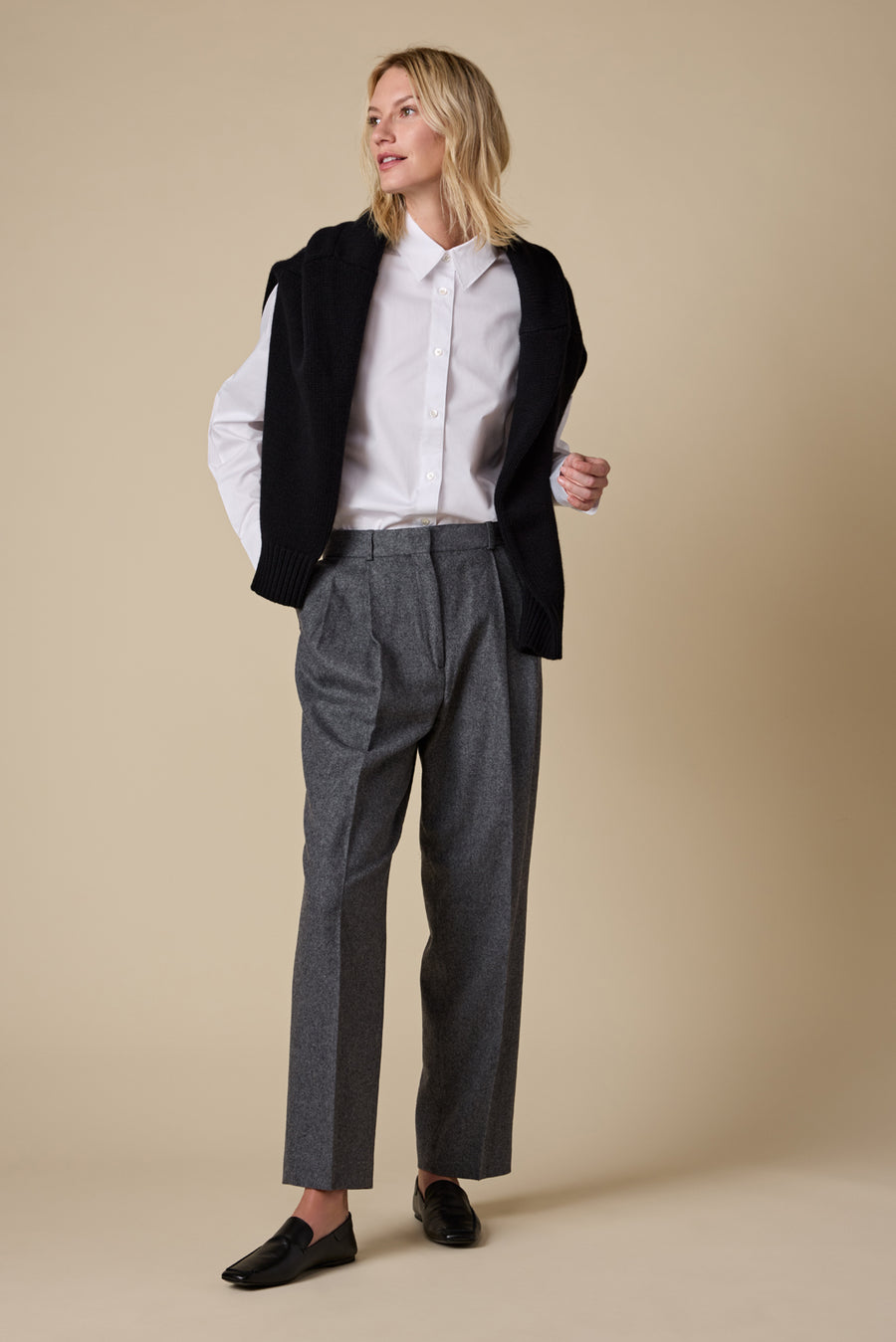 The Cashmere Signature Crew in Black