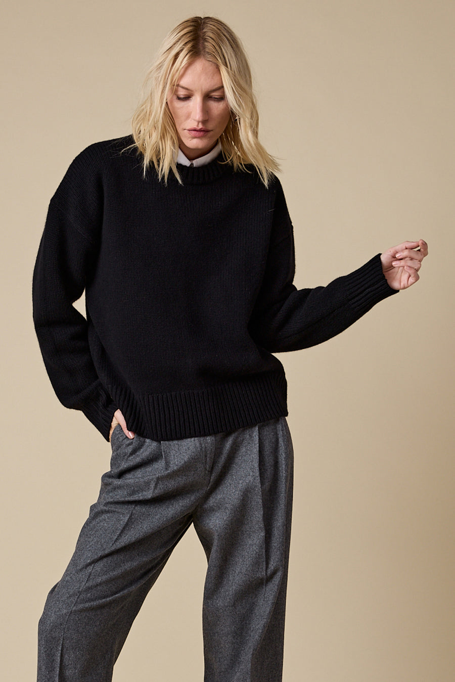 The Cashmere Signature Crew in Black